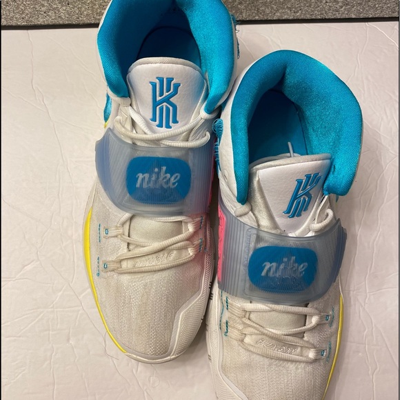 Nike Kyrie 6 Neon Graffiti Shoe - Picture 3 of 9